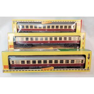 FLEISCHMANN PASSENGER CAR 3 pc Set HO VINTAGE 1960 1500T Lighted